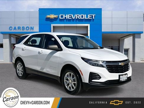 Used 2022 Chevrolet Equinox LS image 1