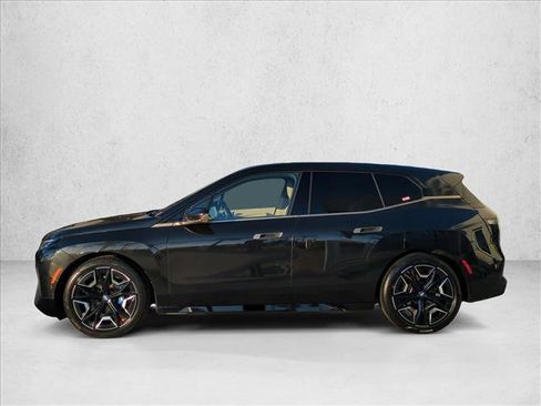 Used 2023 BMW iX M60 w/ Executive Package image 9