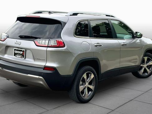 Used 2019 Jeep Cherokee Limited FWD image 12