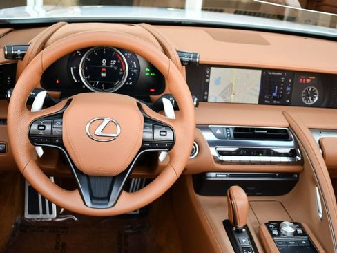 Used 2022 Lexus LC 500 Convertible image 61