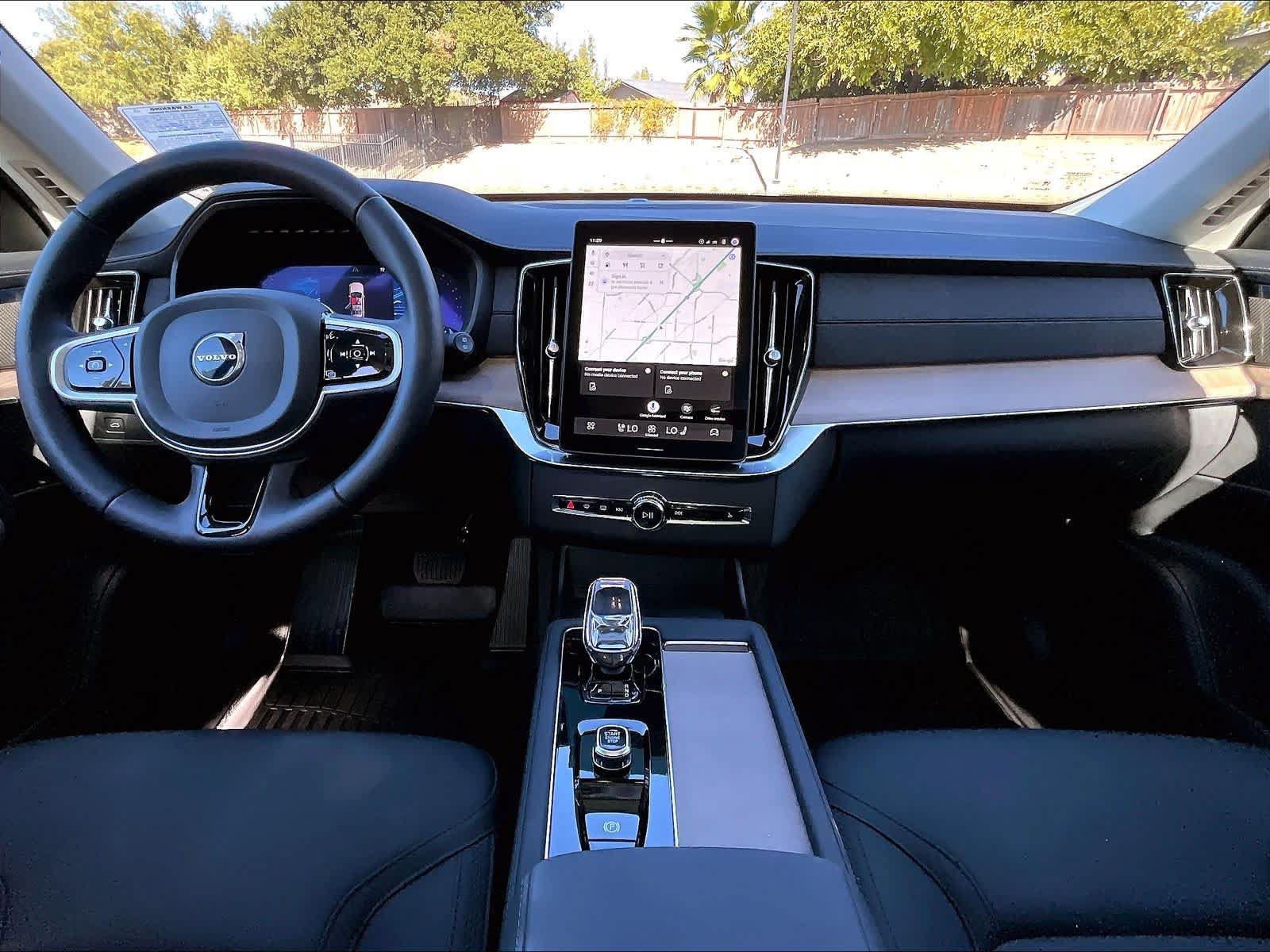 Used 2026 Volvo XC90 B5 Plus w/ Protection Package AWD/4WD image 19