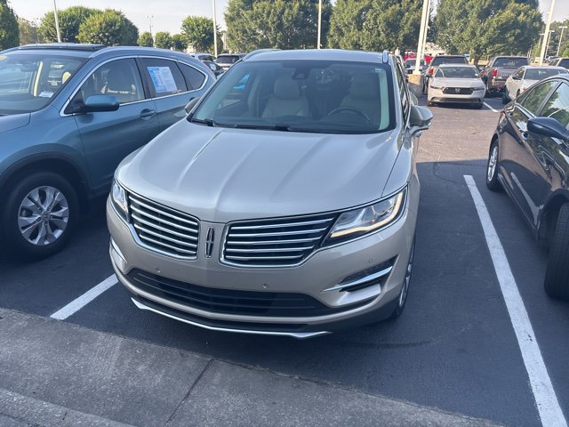 Used 2017 Lincoln MKC Reserve FWD image 1