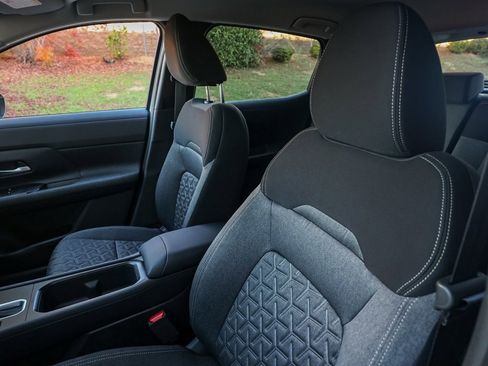 New 2026 Nissan Kicks SV image 15