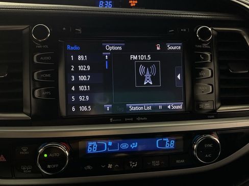 Used 2019 Toyota Highlander SE AWD/4WD image 26