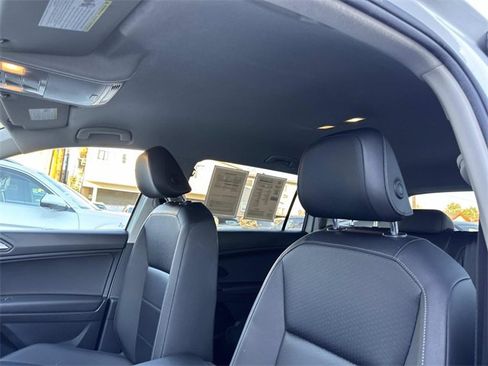 Used 2019 Volkswagen Tiguan SE image 16