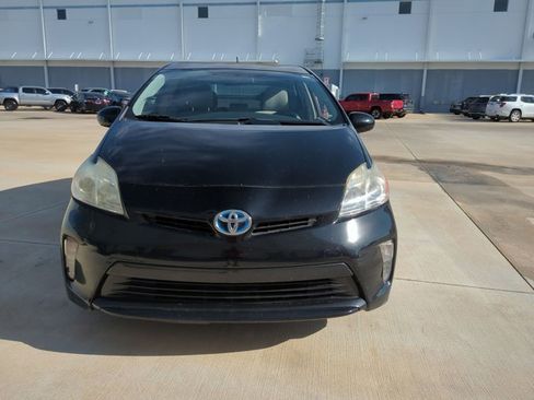 Used 2015 Toyota Prius Two FWD image 2