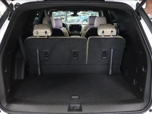 Used 2023 Chevrolet Traverse LT image 19