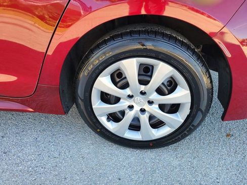 Used 2022 Toyota Corolla LE image 7