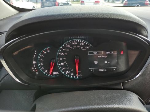 Used 2021 Chevrolet Trax LT w/ LT Convenience Package FWD image 17