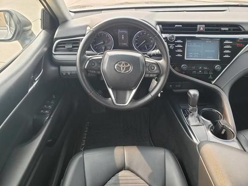 Used 2018 Toyota Camry SE FWD image 15