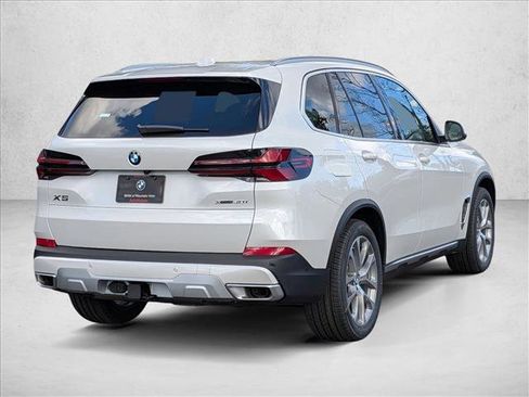 New 2026 BMW X5 xDrive40i image 2