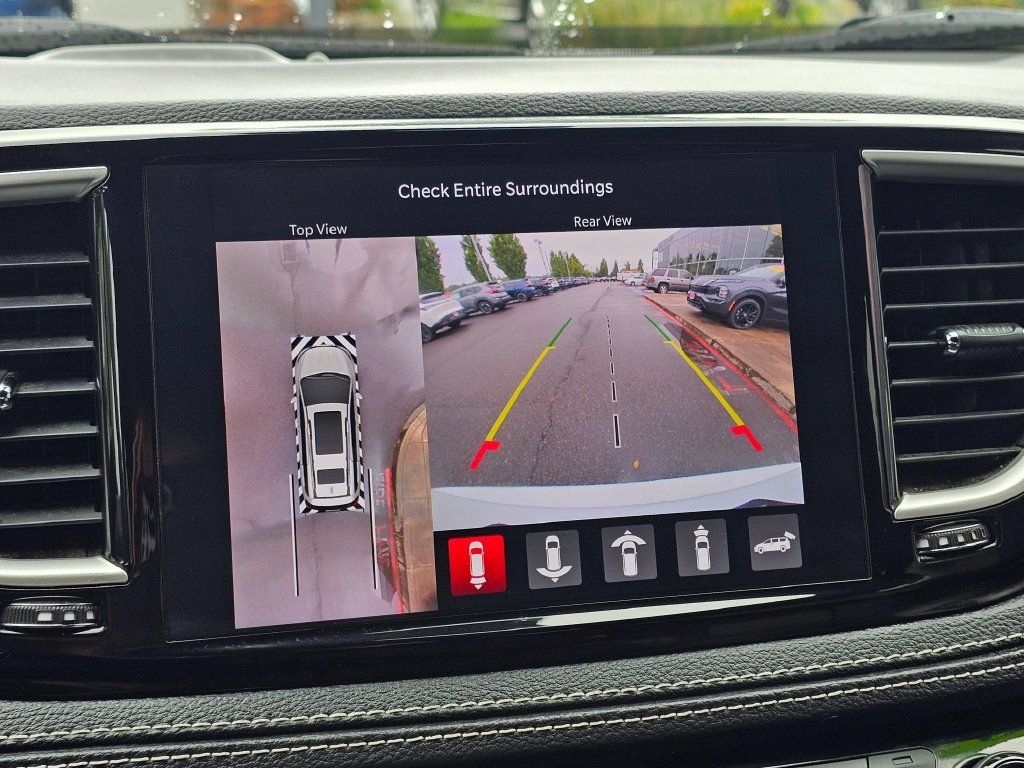 Used 2024 Chrysler Pacifica Limited FWD image 24