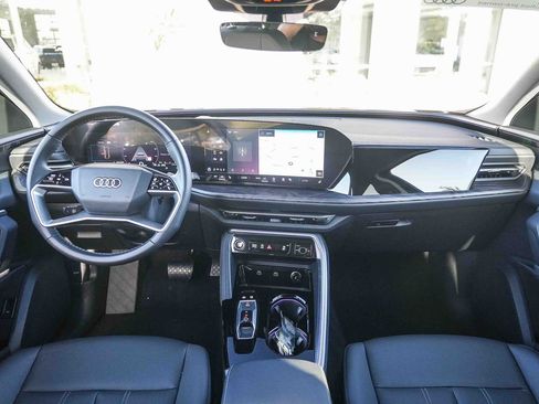 Certified 2025 Audi Q5 Premium w/ Convenience Package AWD/4WD image 14