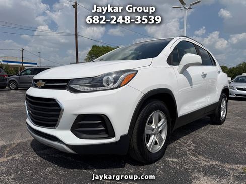Used 2019 Chevrolet Trax LT w/ LT Convenience Package FWD image 1