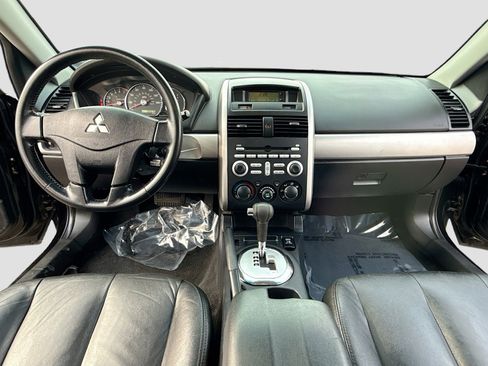 Used 2007 Mitsubishi Galant ES image 3