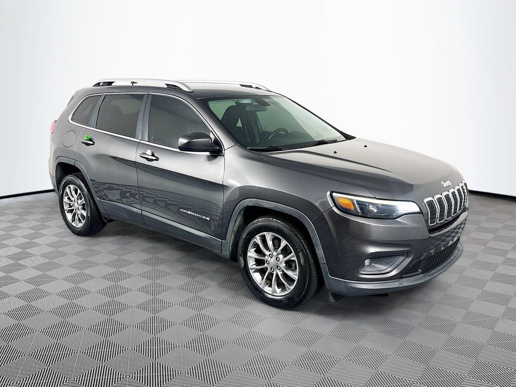 Used 2019 Jeep Cherokee Latitude Plus FWD image 1