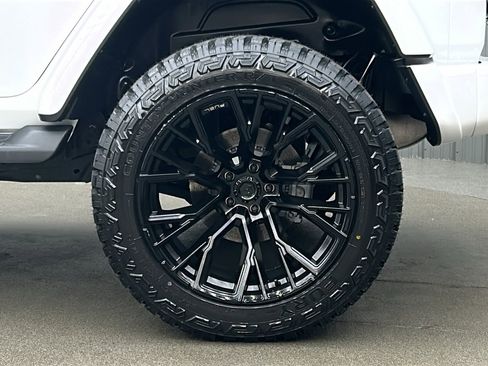 Used 2024 Jeep Wrangler High Altitude image 12