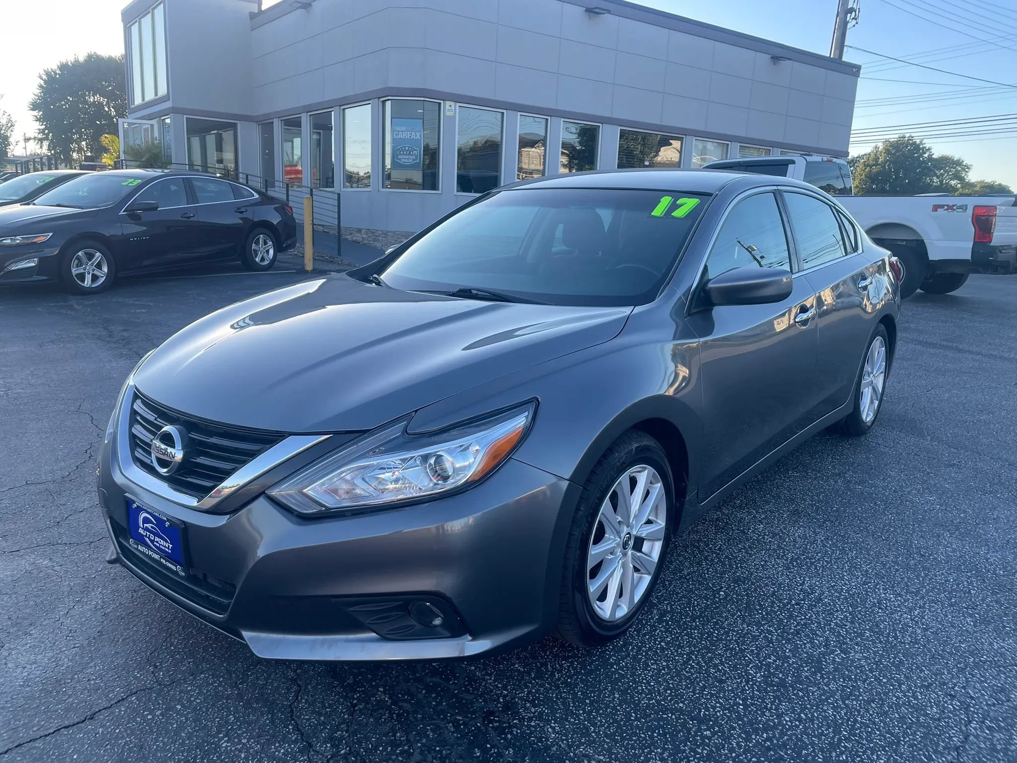 Used 2017 Nissan Altima 2.5 SV FWD image 1