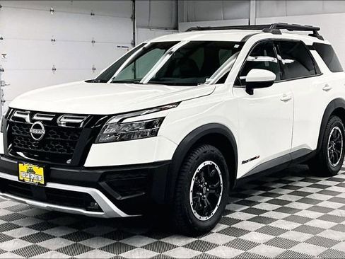 Used 2023 Nissan Pathfinder Rock Creek AWD/4WD image 12