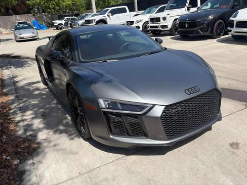 Used 2018 Audi R8 V10 w/ Premium Package RWD image 3