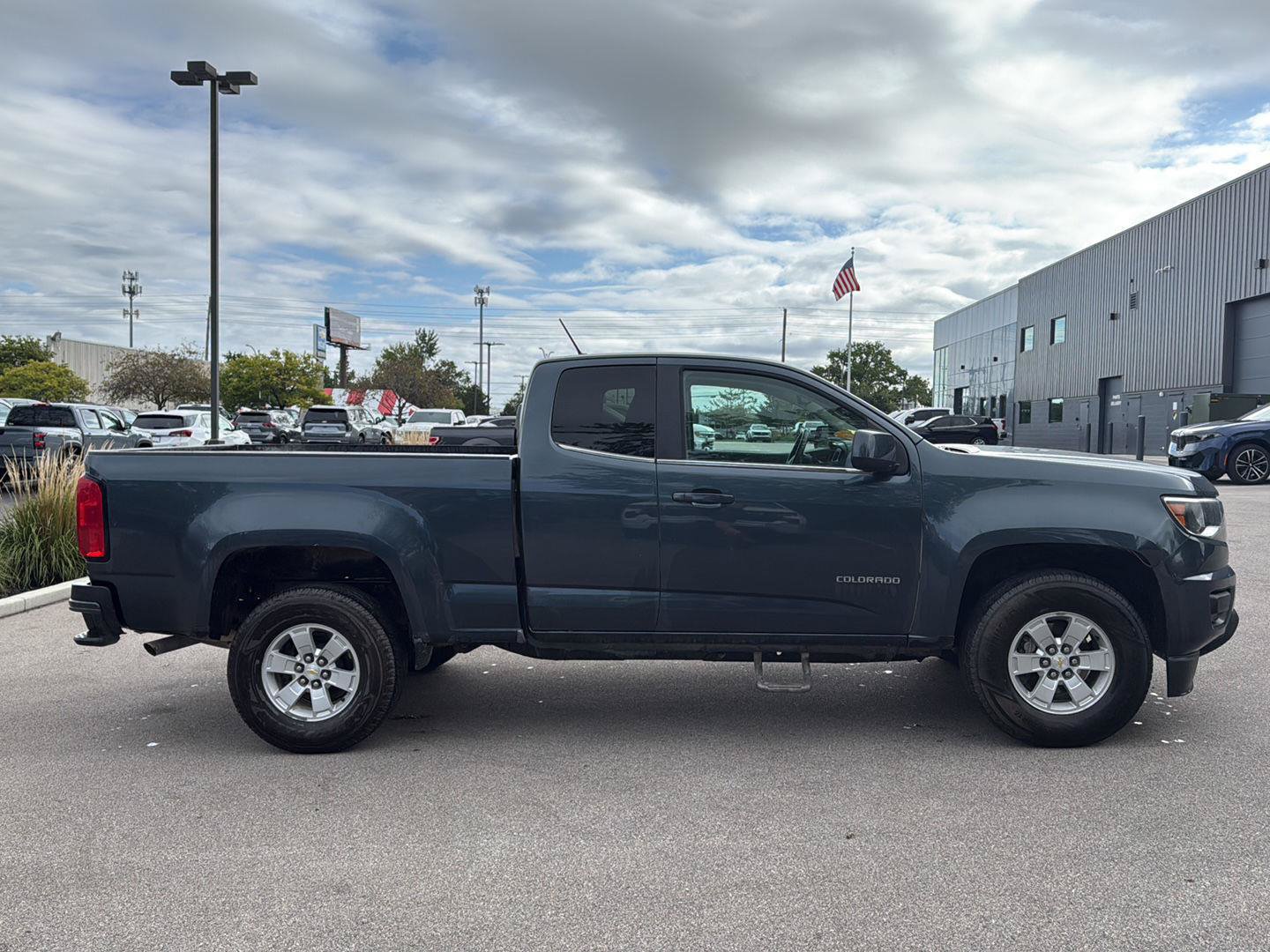 Used 2019 Chevrolet Colorado W/T w/ WT Convenience Package RWD image 2
