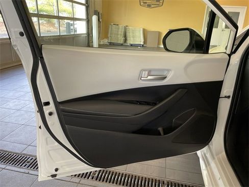 Used 2023 Toyota Corolla SE image 9