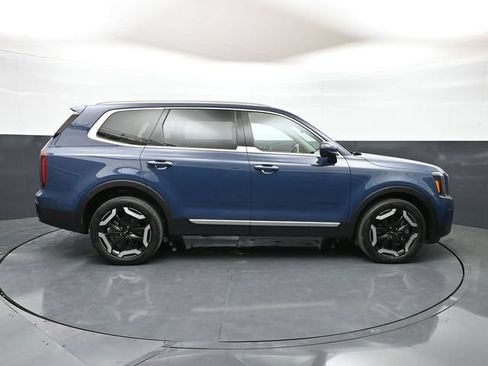 Used 2025 Kia Telluride S FWD image 30