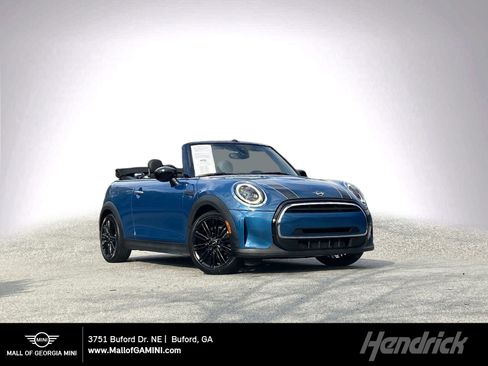 Used 2022 MINI Cooper Cooper image 1