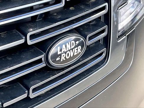 Used 2023 Land Rover Range Rover SE AWD/4WD image 9