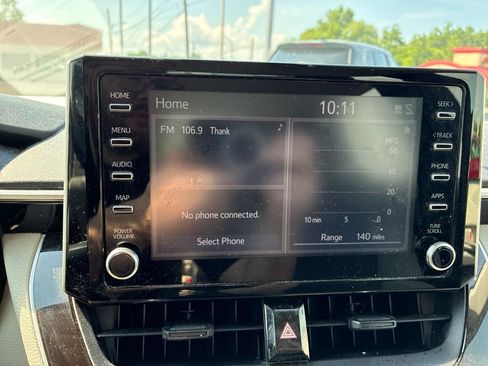 Used 2020 Toyota Corolla LE FWD image 25