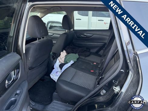 Used 2020 Nissan Rogue SV image 6