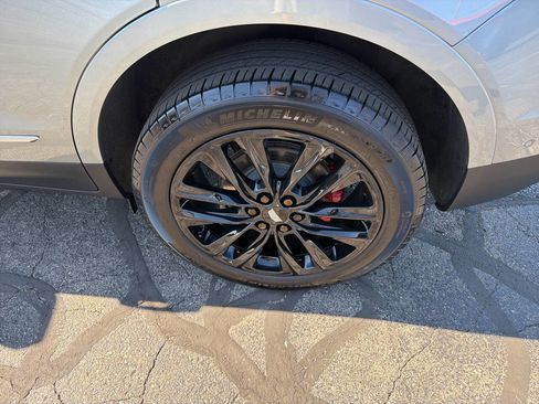 Used 2024 Cadillac XT5 Sportv w/ Platinum Package AWD/4WD image 12
