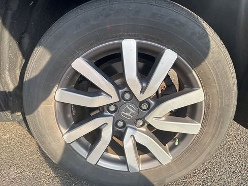 Used 2021 Honda Pilot EX image 8