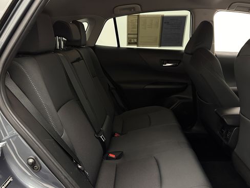 Used 2021 Toyota Venza LE AWD/4WD image 33
