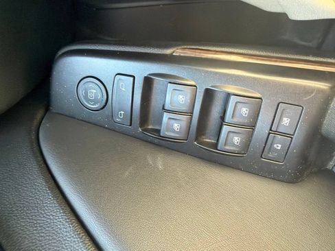 Used 2019 Chevrolet Tahoe 4WD image 14