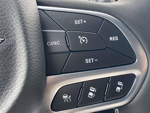 New 2026 Chrysler Pacifica Select FWD image 46