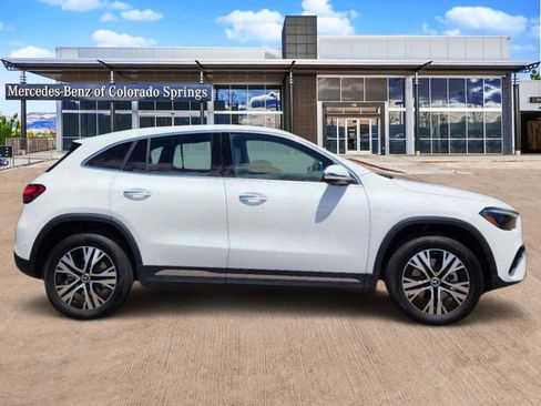Used 2025 Mercedes-Benz GLA 250 4MATIC image 4