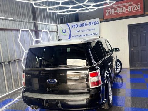 Used 2011 Ford Flex SEL w/ Rapid Spec Order Code FWD image 14