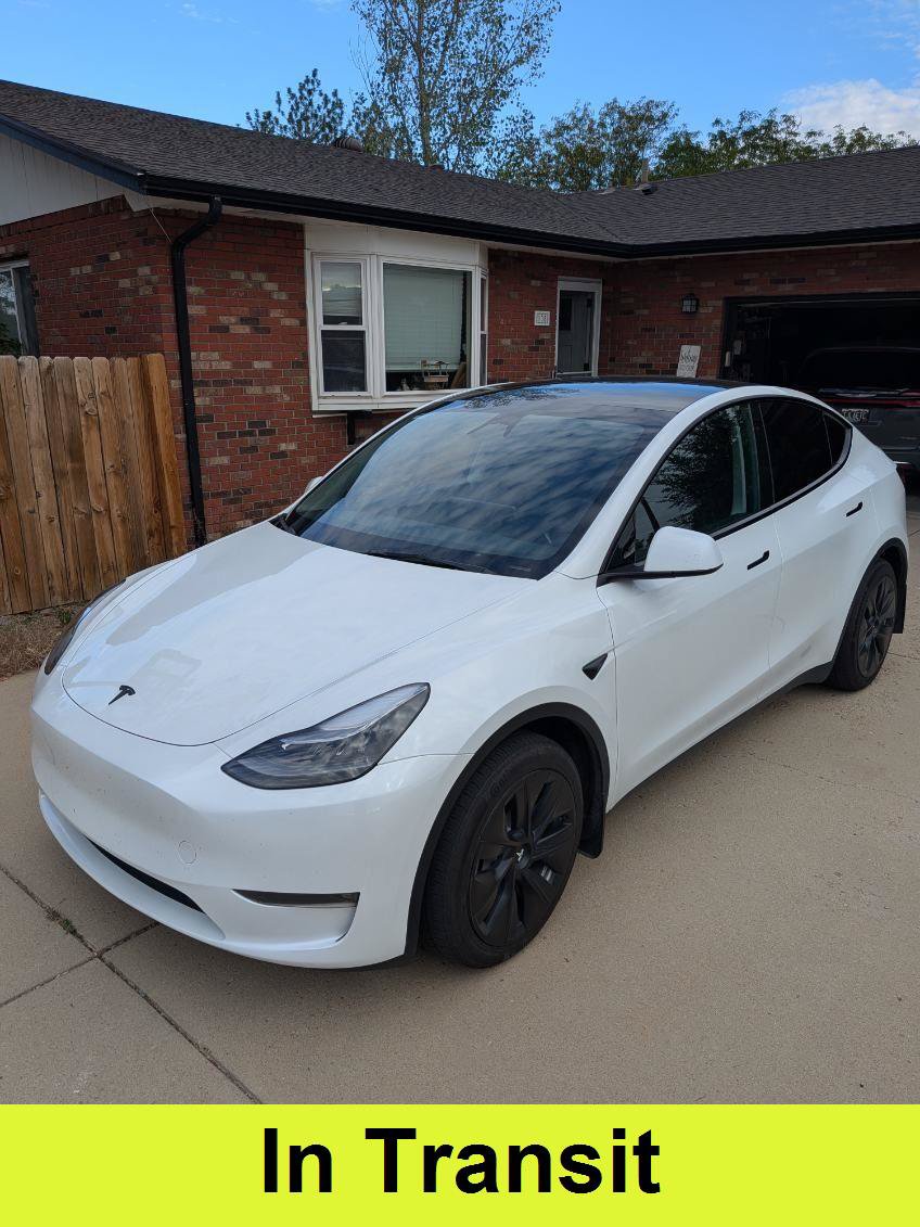 Used 2023 Tesla Model Y Long Range AWD/4WD image 1