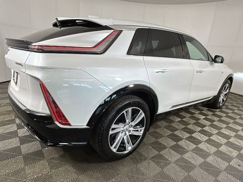 Used 2024 Cadillac Lyriq Tech AWD/4WD image 3