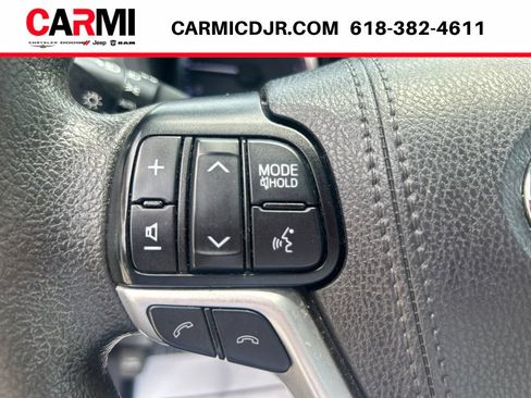 Used 2019 Toyota Highlander LE FWD image 17