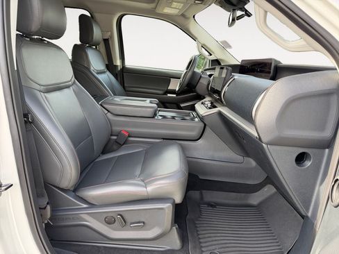 Used 2025 Ford Expedition Active AWD/4WD image 24