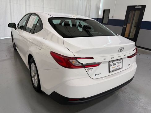 Used 2025 Toyota Camry LE FWD image 32