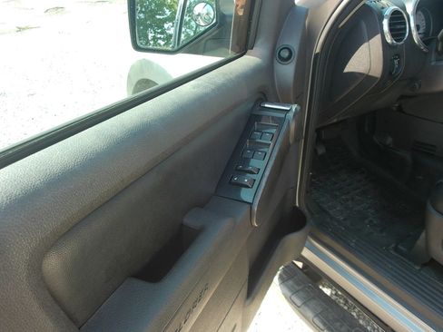 Used 2008 Ford Explorer Sport Trac XLT AWD/4WD image 11