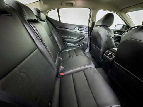 Used 2022 Nissan Maxima SV w/ Floor Mat Group FWD image 26