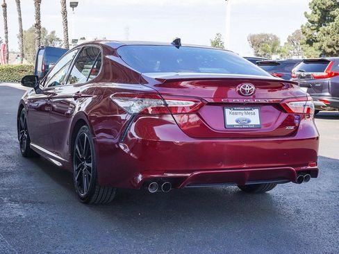 Used 2018 Toyota Camry XSE image 5