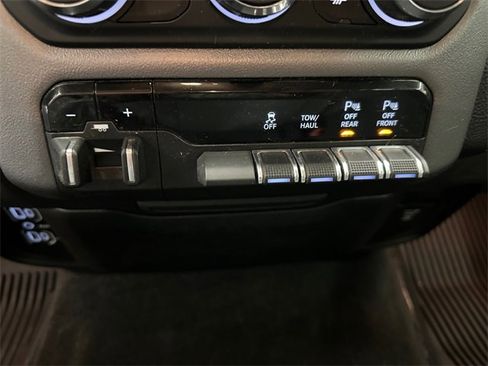 Used 2020 RAM 1500 Big Horn image 32