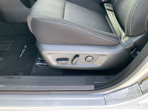 Used 2024 Nissan Rogue SV image 23