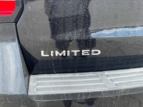 Used 2023 Ford Expedition Limited AWD/4WD image 22