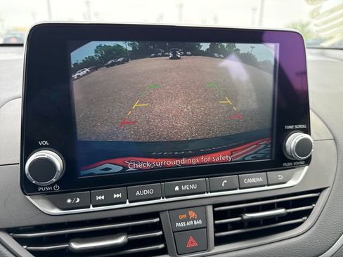Used 2025 Nissan Altima 2.5 S FWD image 19